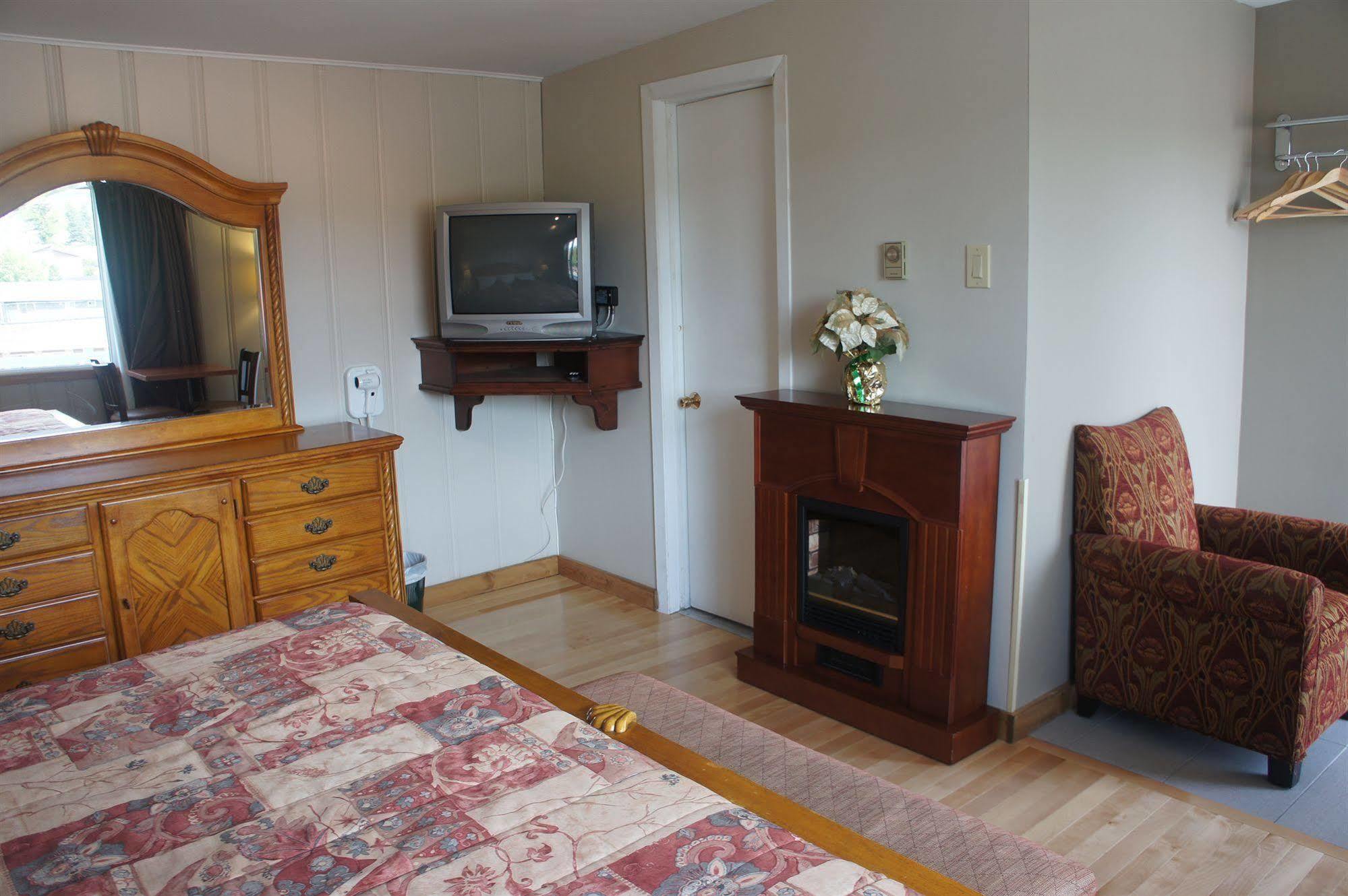 Motel Clair Mont Sainte-Agathe-des-Monts Ngoại thất bức ảnh